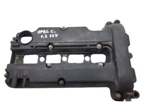 Pokrywa Zaworów 1.2 16V  F531002 OE Opel Corsa 