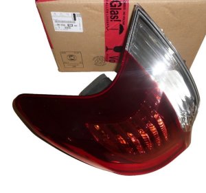 Lampa Prawy Tył 9805510480 Peugeot 3008 Oryginał 