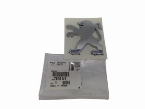 Emblemat 7810N7 7810.N7 Peugeot 107 Oryginał