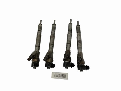 Wtryskiwacz  Komplet 2.2 dci   8200010074 Renault 