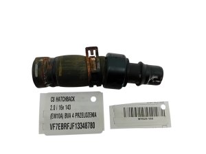 Króciec Zbiornika wyrównawczego 2.0 2.2 16v 8200336525 Citroen C8