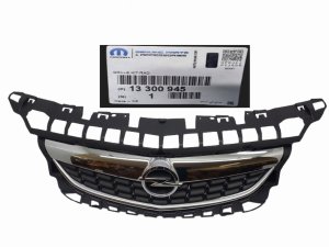 Atrapa z Logo i Listwami 13300945 Opel Astra Oryginał Nowa