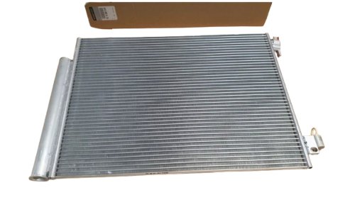 Skraplacz Klimatyzacji Valeo 921006454R Clio 4 Sandero 2